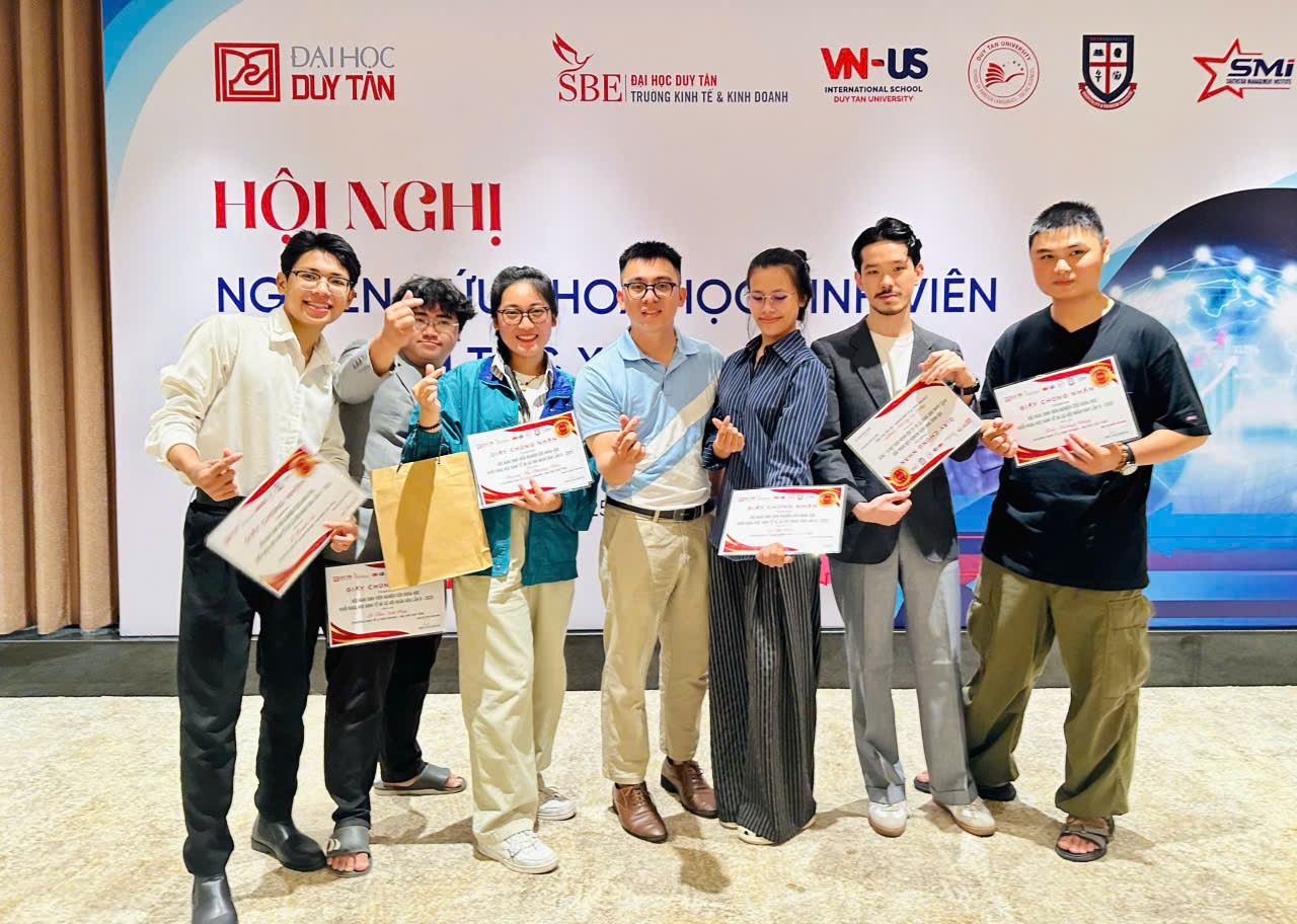 Câu Chuyện Bản Thân